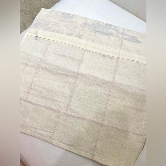 NEW Quilted Embroidered Pillowcase 16x 16 in. - Picture 2 of 2